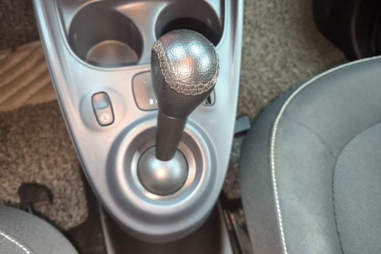 Used smart forfour 2016 1.0L 52 kW Passion Edition Gear Lever