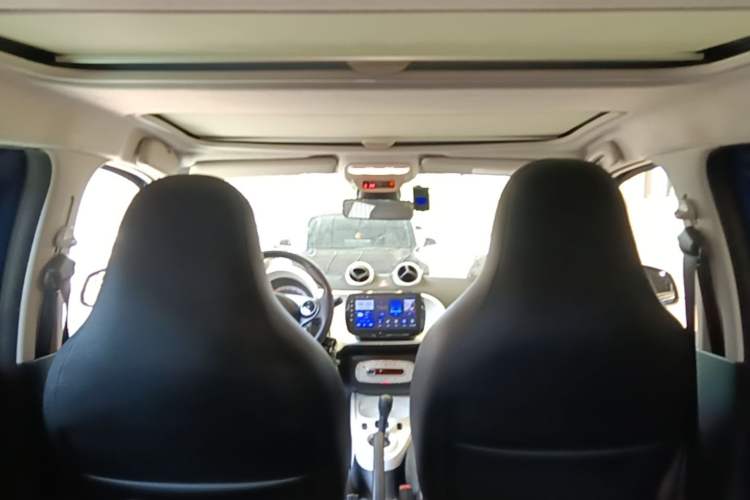 Used smart forfour 2016 1.0L 52 kW Passion Edition Headliner
