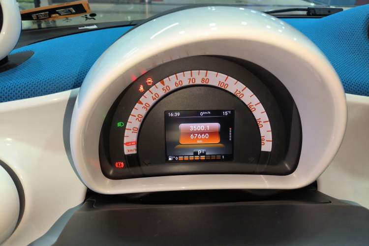 Used smart forfour 2016 0.9T 66 kW Ultimate Edition Instrument Cluster