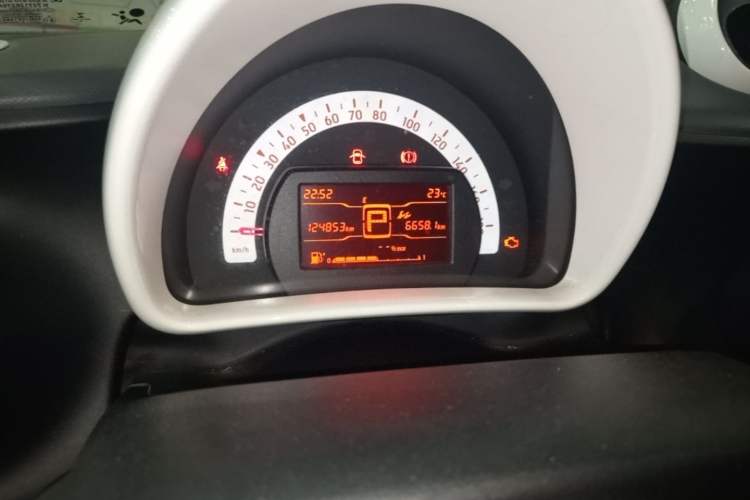 Used smart forfour 2016 1.0L 52 kW Dynamic Edition Instrument Cluster