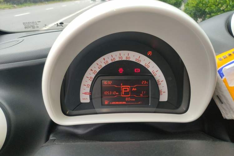 Used smart forfour 2016 1.0L 52 kW Dynamic Edition Instrument Cluster