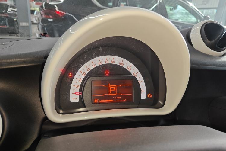 Used smart forfour 2016 1.0L 52 kW Dynamic Edition Instrument Cluster