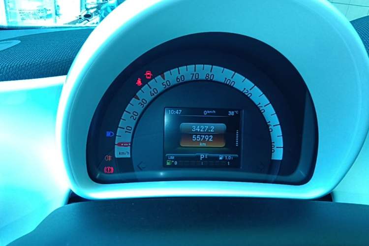 Used smart forfour 2016 1.0L 52 kW Passion Edition Instrument Cluster