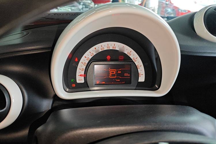 Used smart forfour 2016 1.0L 52 kW Dynamic Edition Instrument Cluster