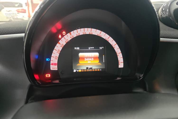 Used smart forfour 2016 1.0L 52 kW Passion Edition Instrument Cluster