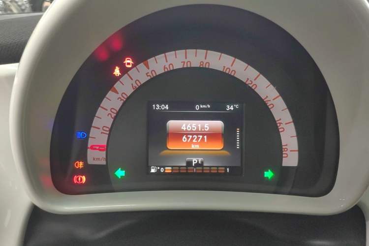 Used smart forfour 2016 1.0L 52 kW Passion Edition Instrument Cluster