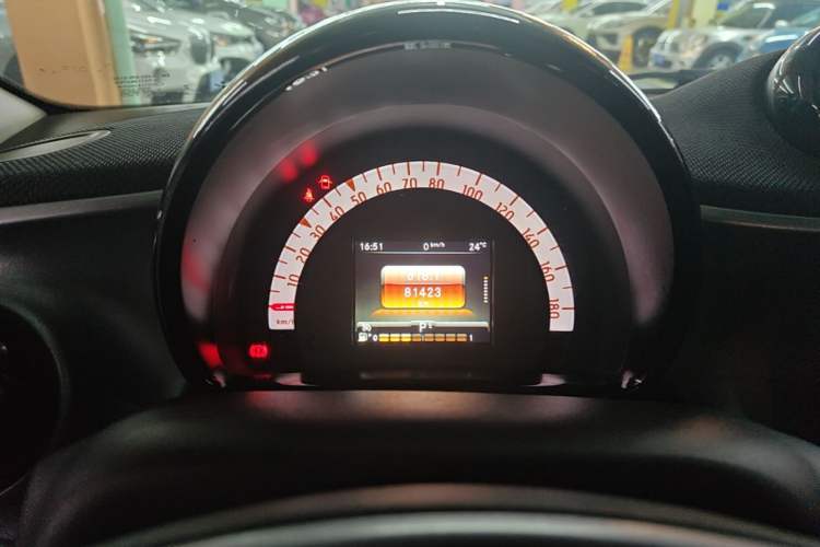 Used smart forfour 2016 1.0L 52 kW Passion Edition Instrument Cluster