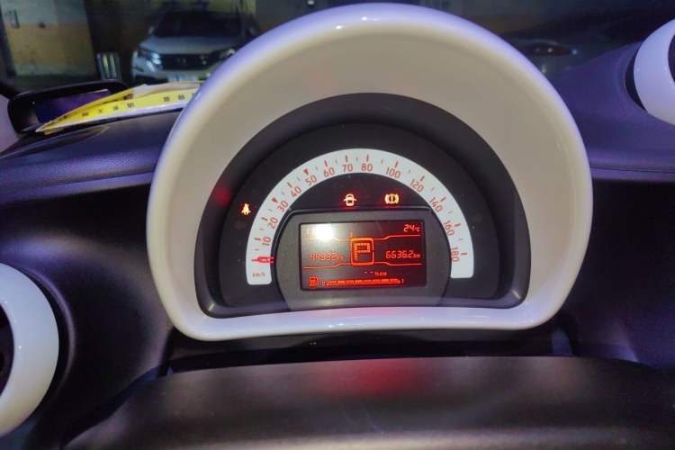 Used smart forfour 2016 1.0L 52 kW Dynamic Edition Instrument Cluster