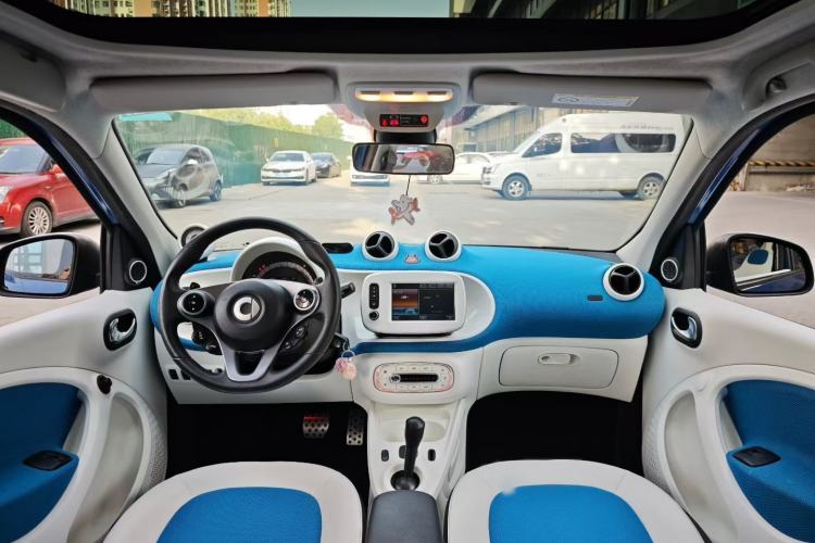 Used smart forfour 2016 0.9T 66 kW Ultimate Edition Interior 10