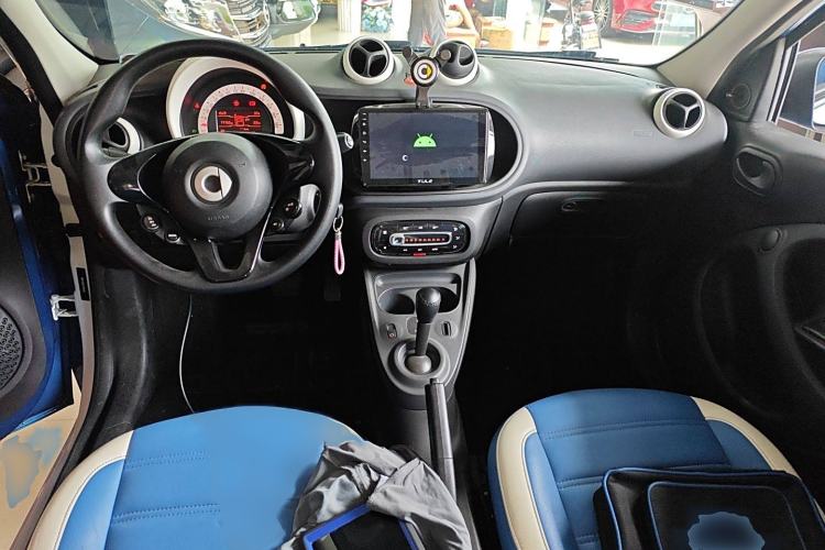 Used smart forfour 2016 1.0L 52 kW Dynamic Edition Interior 2