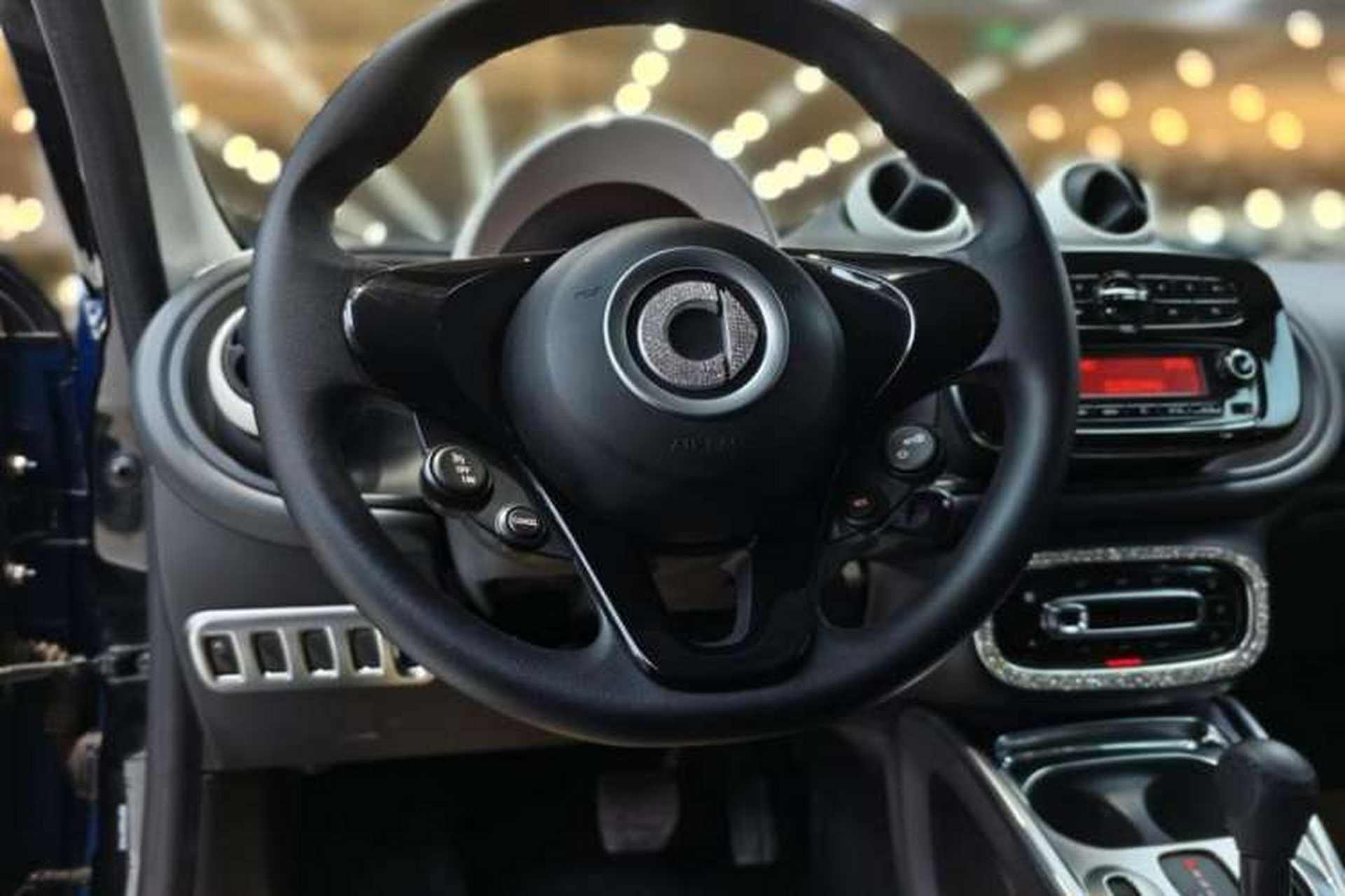 Used smart forfour 2016 1.0L 52 kW Dynamic Edition Interior 2