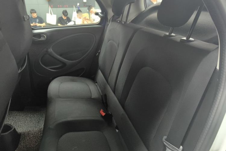 Used smart forfour 2016 1.0L 52 kW Passion Edition Interior 4
