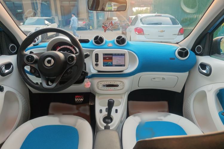 Used smart forfour 2016 0.9T 66 kW Ultimate Edition Interior 5