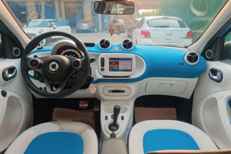 Used smart forfour 2016 0.9T 66 kW Ultimate Edition Interior 6