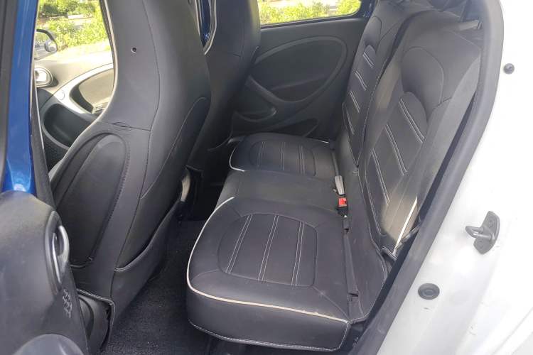 Used smart forfour 2016 1.0L 52 kW Passion Edition Interior 6