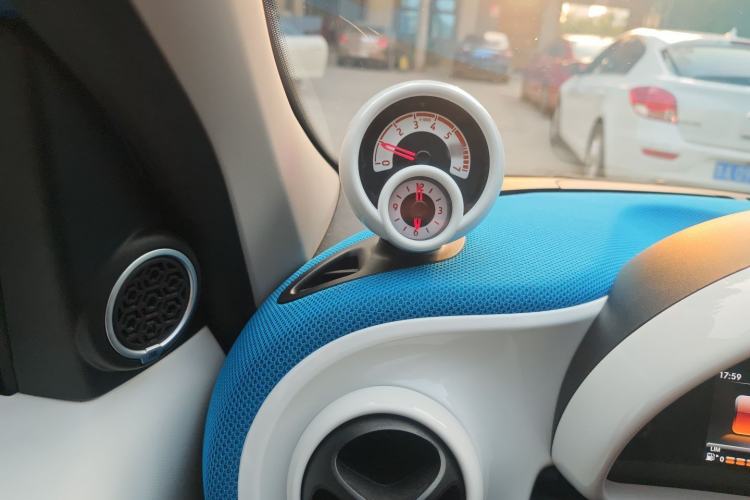 Used smart forfour 2016 0.9T 66 kW Ultimate Edition Interior 8