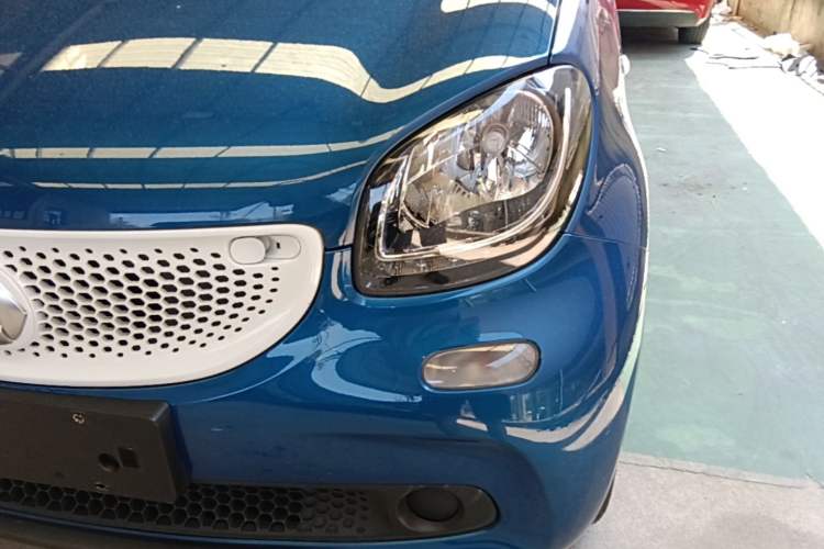 Used smart forfour 2016 1.0L 52 kW Passion Edition Left Front Headlight