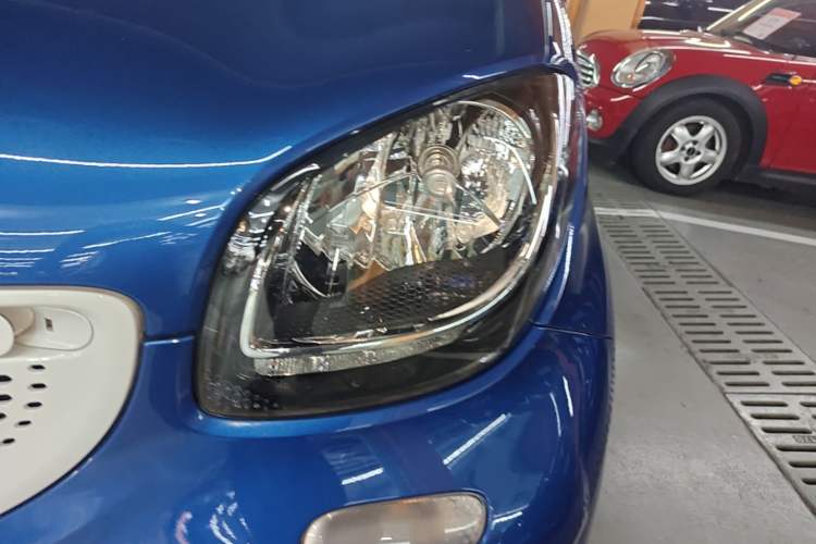 Used smart forfour 2016 1.0L 52 kW Passion Edition Left Front Headlight