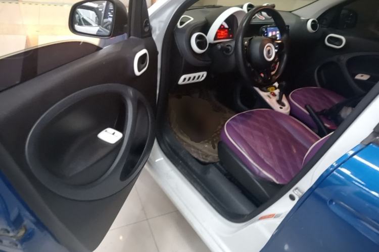 Used smart forfour 2016 1.0L 52 kW Dynamic Edition Left Front Seat