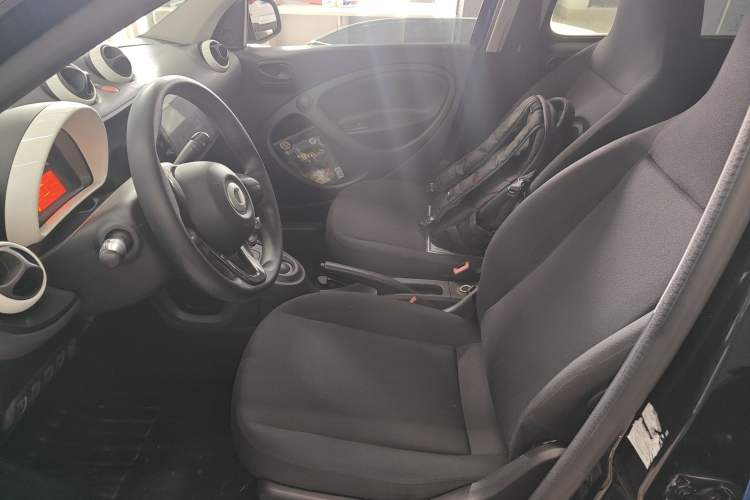 Used smart forfour 2016 1.0L 52 kW Dynamic Edition Left Front Seat