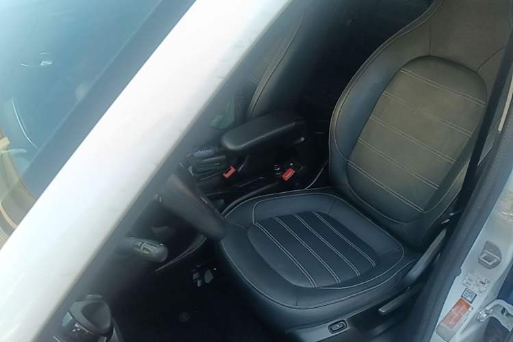 Used smart forfour 2016 0.9T 66 kW Pioneer Edition Left Front Seat