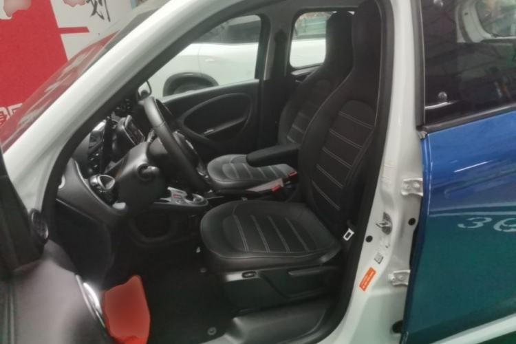 Used smart forfour 2016 0.9T 66 kW Pioneer Edition Left Front Seat