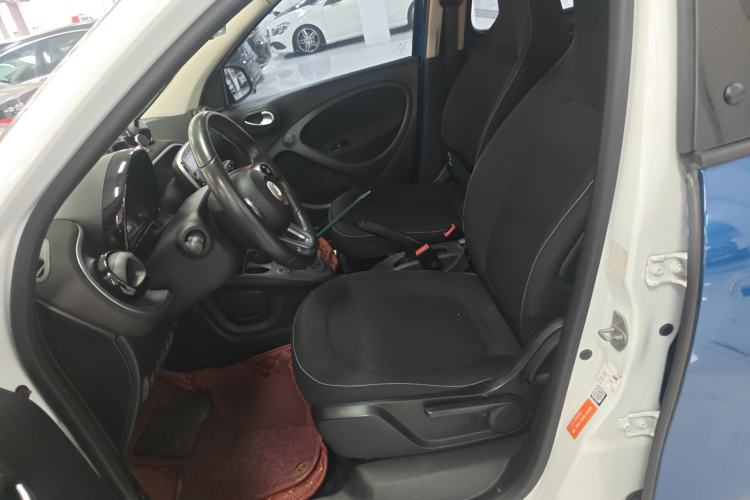 Used smart forfour 2016 1.0L 52 kW Passion Edition Left Front Seat
