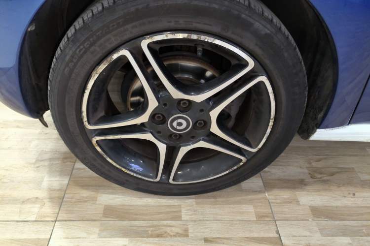 Used smart forfour 2016 0.9T 66 kW Ultimate Edition Left Front Wheel Hub