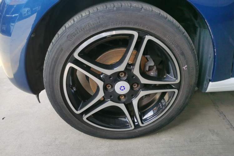 Used smart forfour 2016 0.9T 66 kW Ultimate Edition Left Front Wheel Hub