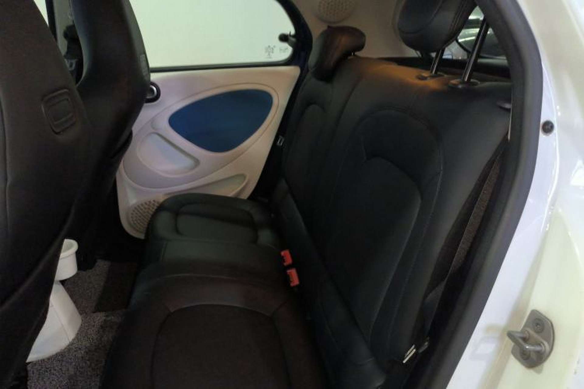 Used smart forfour 2016 0.9T 66 kW Ultimate Edition Left Rear Seat