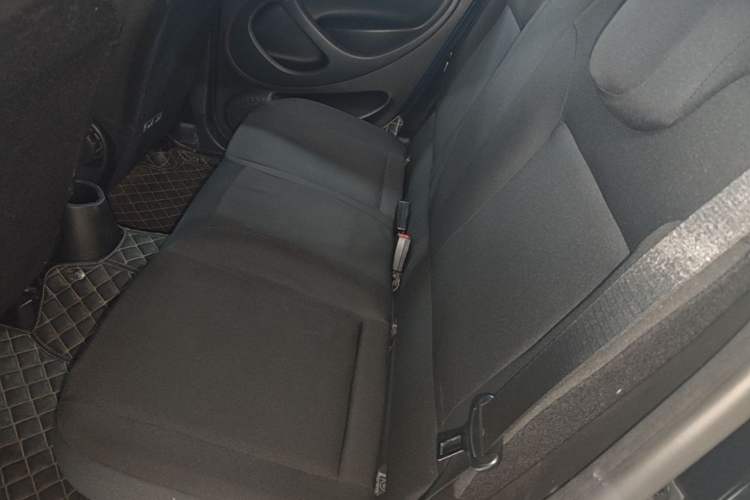 Used smart forfour 2016 1.0L 52 kW Dynamic Edition Left Rear Seat