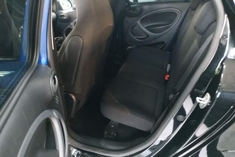 Used smart forfour 2016 1.0L 52 kW Dynamic Edition Left Rear Seat