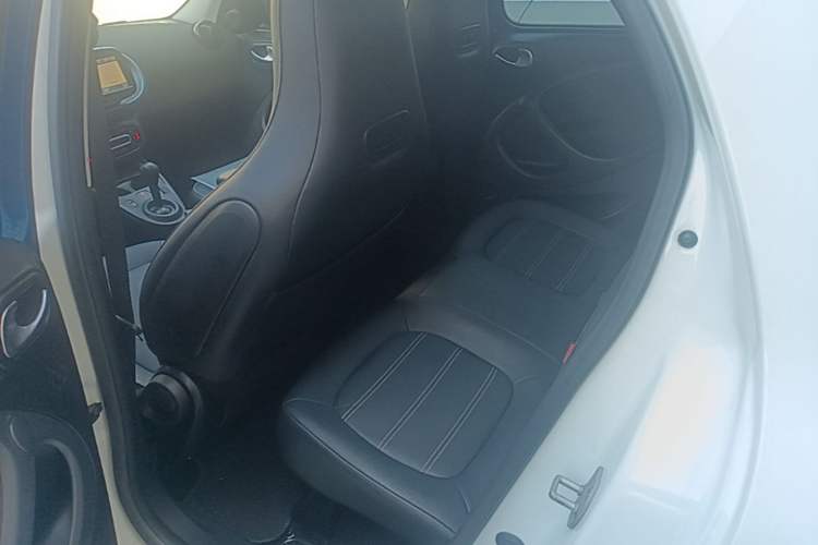 Used smart forfour 2016 0.9T 66 kW Pioneer Edition Left Rear Seat