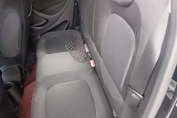 Used smart forfour 2016 1.0L 52 kW Passion Edition Left Rear Seat