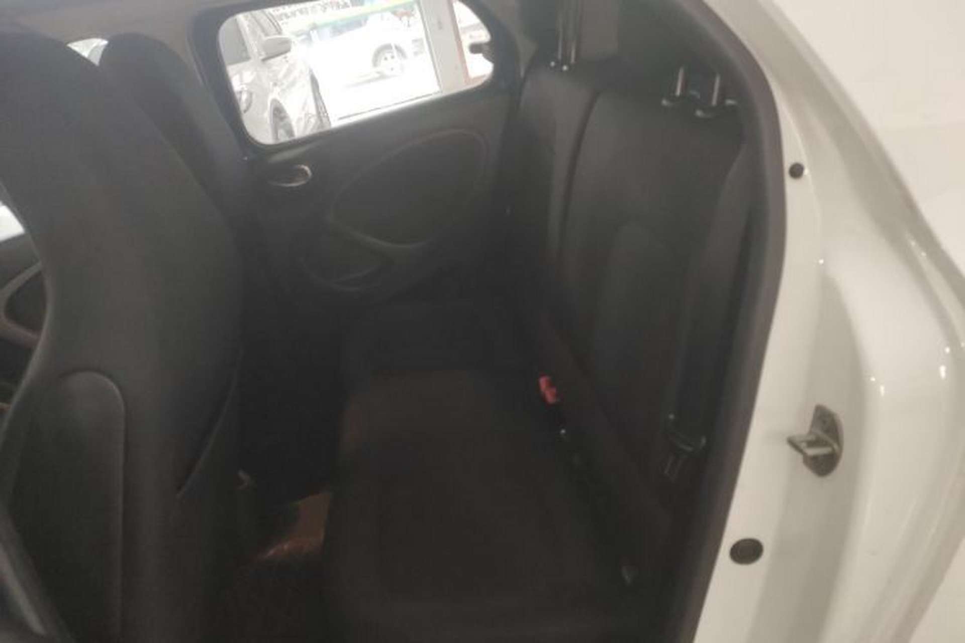 Used smart forfour 2016 1.0L 52 kW Passion Edition Left Rear Seat