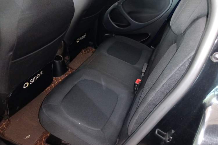 Used smart forfour 2016 1.0L 52 kW Passion Edition Left Rear Seat