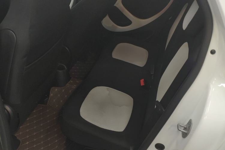 Used smart forfour 2016 1.0L 52 kW Passion Edition Left Rear Seat