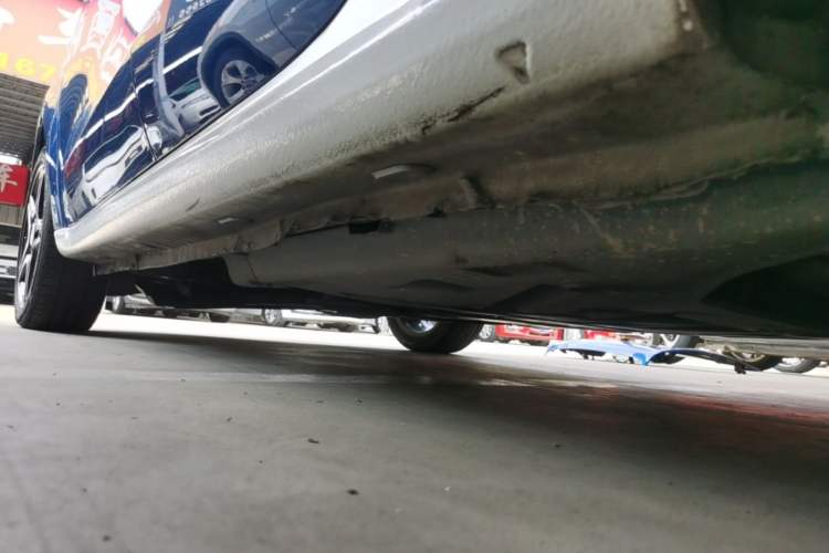 Used smart forfour 2016 0.9T 66 kW Ultimate Edition Left Side Sill