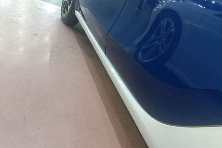 Used smart forfour 2016 1.0L 52 kW Passion Edition Left Side Sill