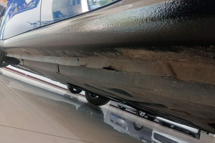 Used smart forfour 2016 1.0L 52 kW Passion Edition Left Side Sill