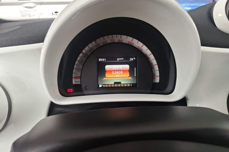 Used smart forfour 2016 1.0L 52 kW Passion Edition Odometer Close Up