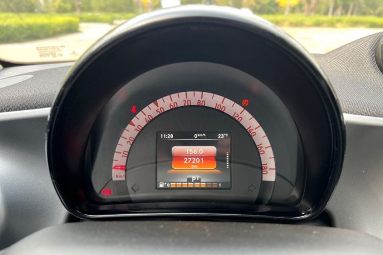 Used smart forfour 2016 1.0L 52 kW Passion Edition Odometer Close Up