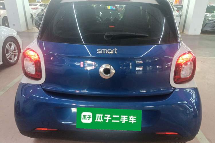 Used smart forfour 2016 1.0L 52 kW Passion Edition Rear