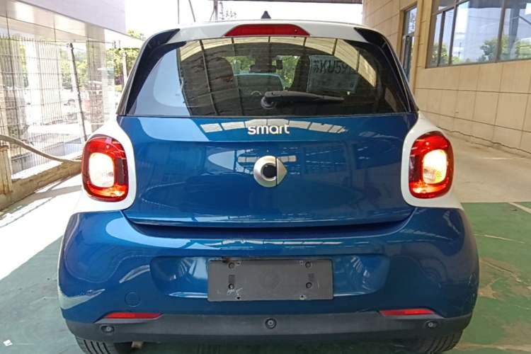 Used smart forfour 2016 1.0L 52 kW Passion Edition Rear