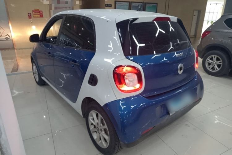 Used smart forfour 2016 1.0L 52 kW Dynamic Edition Rear Left 45 Deg