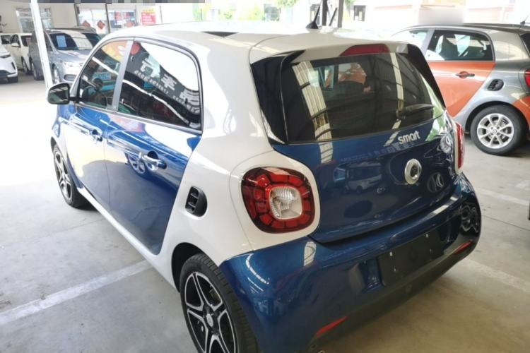 Used smart forfour 2016 0.9T 66 kW Ultimate Edition Rear Left 45 Deg