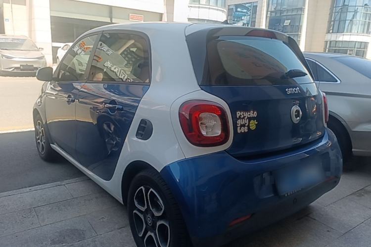 Used smart forfour 2016 0.9T 66 kW Pioneer Edition Rear Left 45 Deg