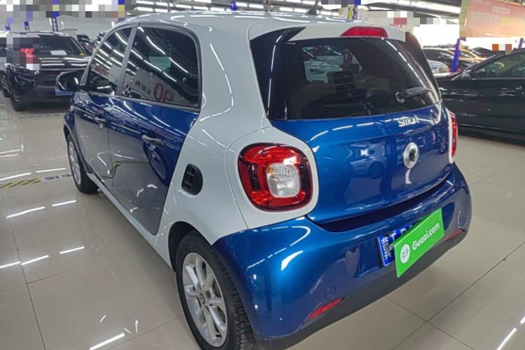 Used smart forfour 2016 1.0L 52 kW Dynamic Edition Rear Left 45 Deg