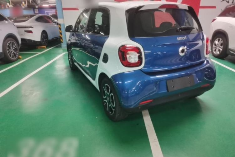 Used smart forfour 2016 0.9T 66 kW Pioneer Edition Rear Left 45 Deg