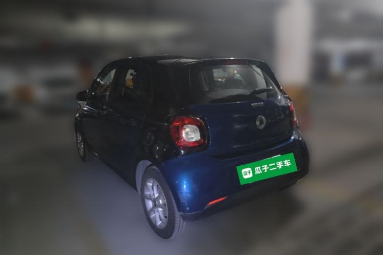 Used smart forfour 2016 1.0L 52 kW Dynamic Edition Rear Left 45 Deg
